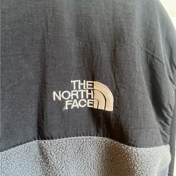 Men’s North Face Vest - Picture 3 of 5